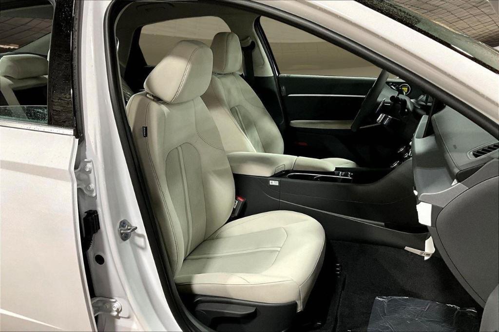 new 2025 Hyundai Sonata car, priced at $29,420