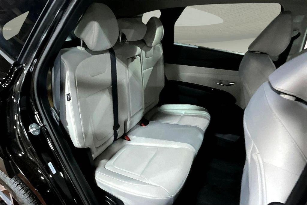 new 2026 Hyundai TUCSON Hybrid car, priced at $33,041