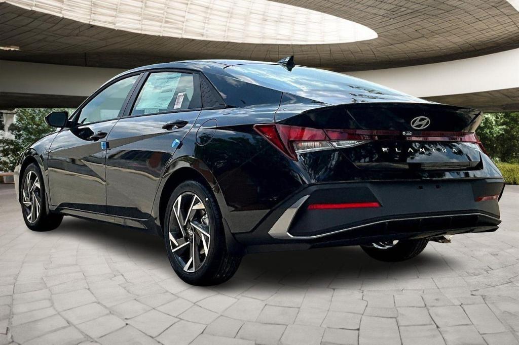 new 2025 Hyundai Elantra car, priced at $22,595