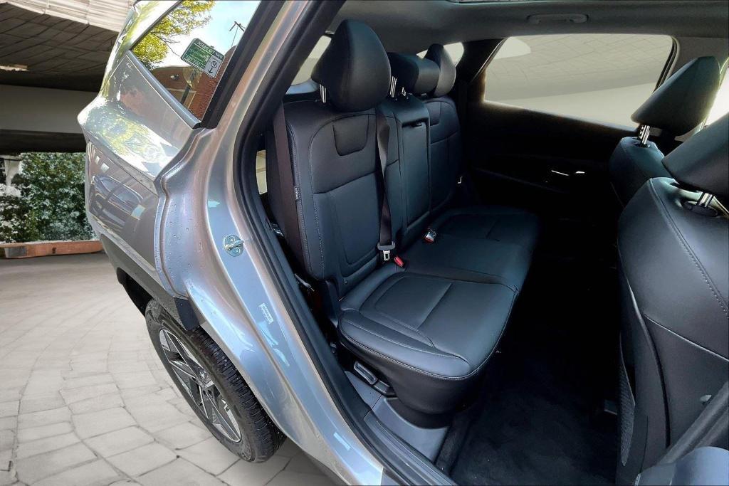 new 2025 Hyundai TUCSON Hybrid car, priced at $31,315