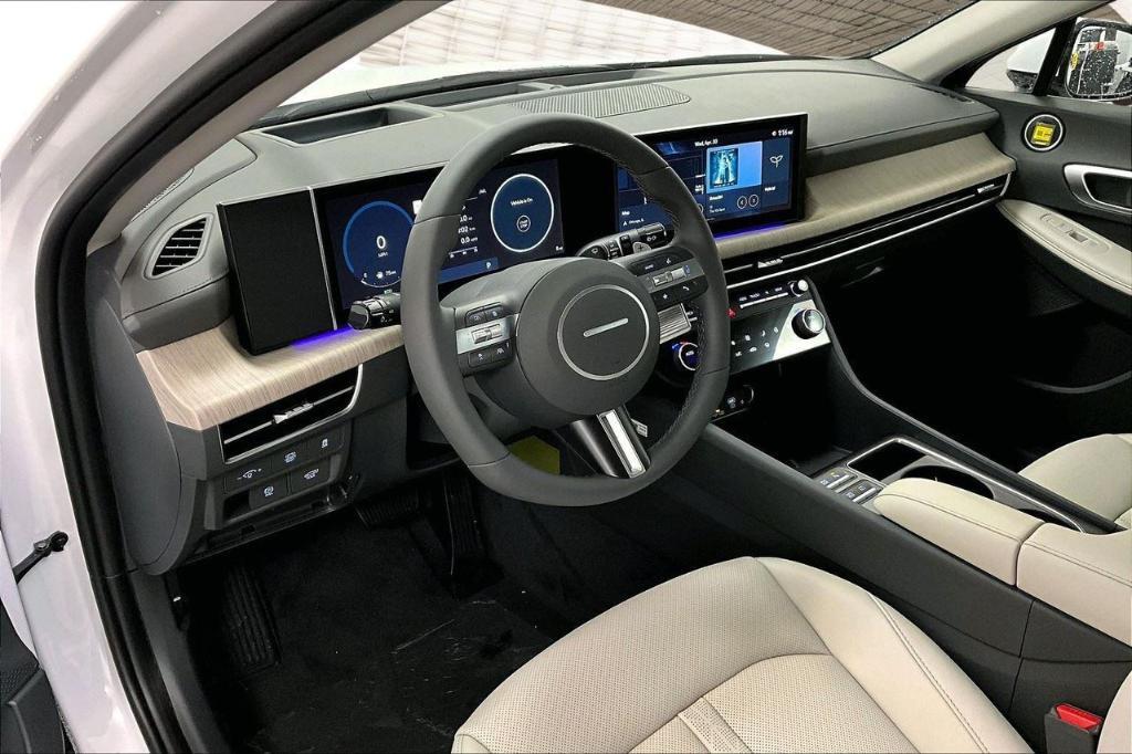 new 2025 Hyundai Sonata Hybrid car, priced at $39,995