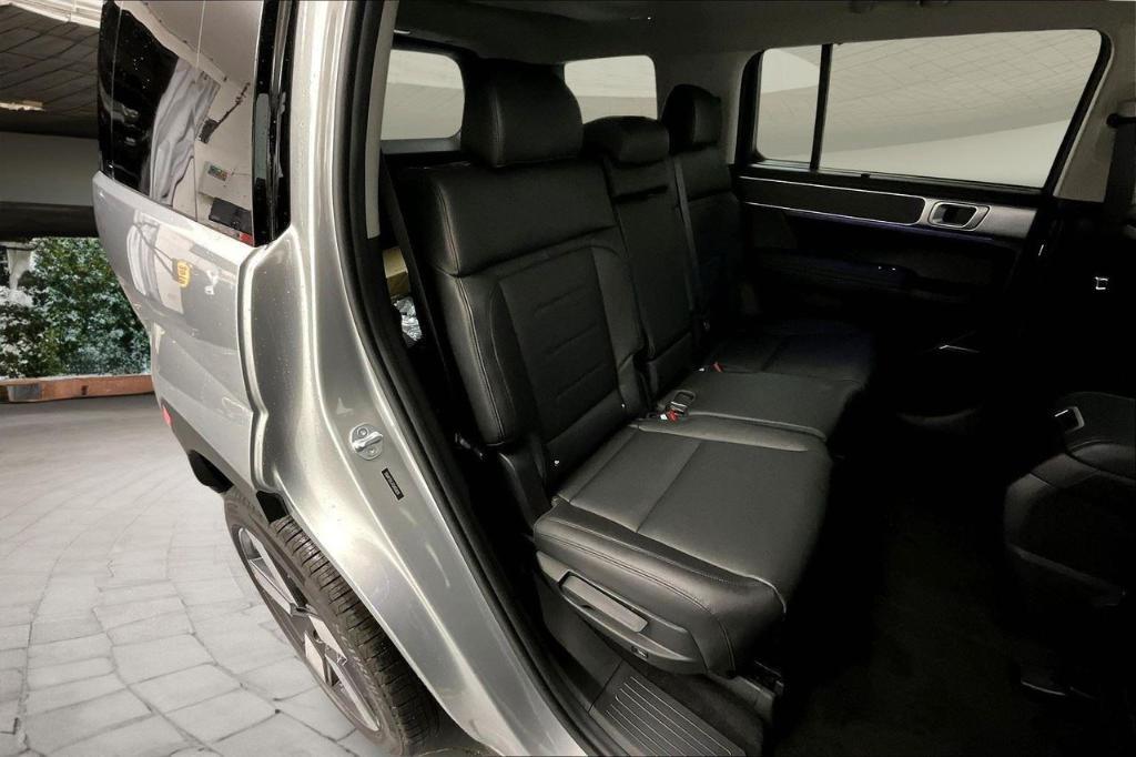 new 2025 Hyundai SANTA FE HEV car, priced at $48,855