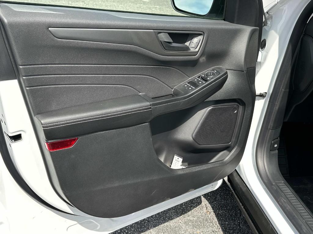 new 2025 Ford Escape car, priced at $27,980