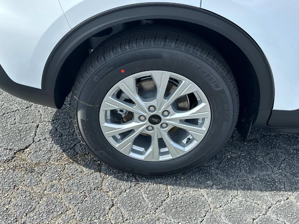 new 2025 Ford Escape car, priced at $27,980