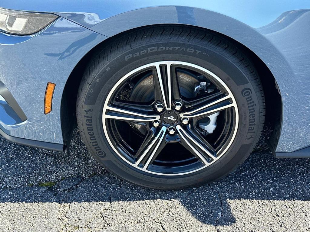 new 2025 Ford Mustang car