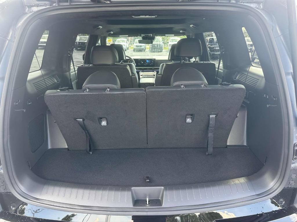 used 2025 Hyundai Santa Fe car, priced at $39,895