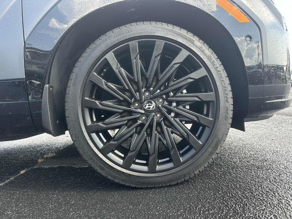 used 2025 Hyundai Santa Fe car, priced at $39,895