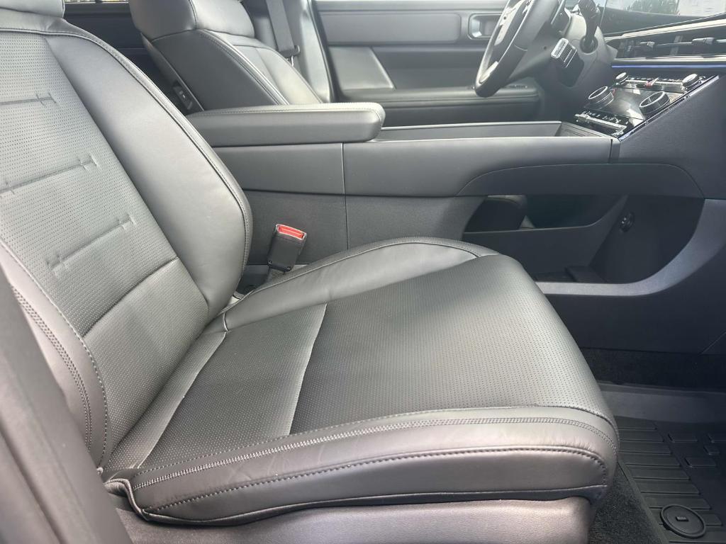 used 2025 Hyundai Santa Fe car, priced at $39,895