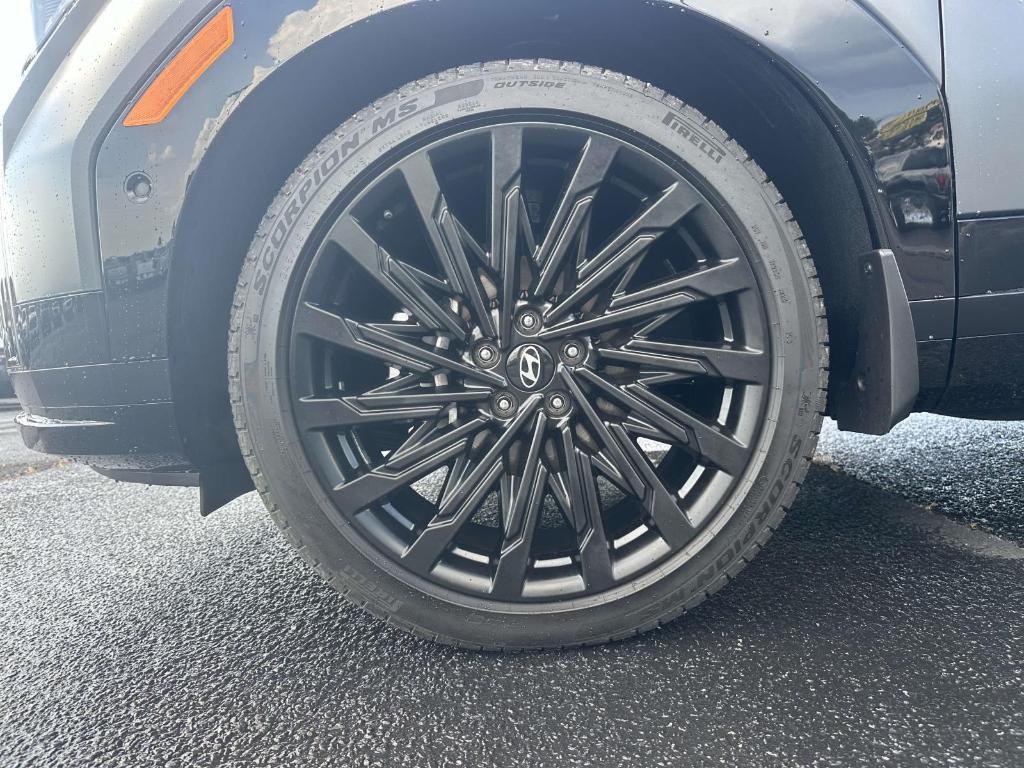 used 2025 Hyundai Santa Fe car, priced at $39,895