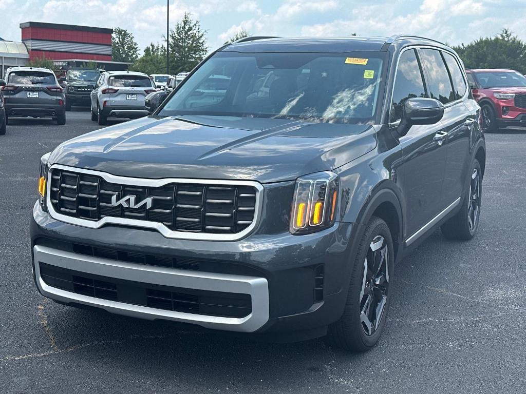 used 2024 Kia Telluride car, priced at $34,895