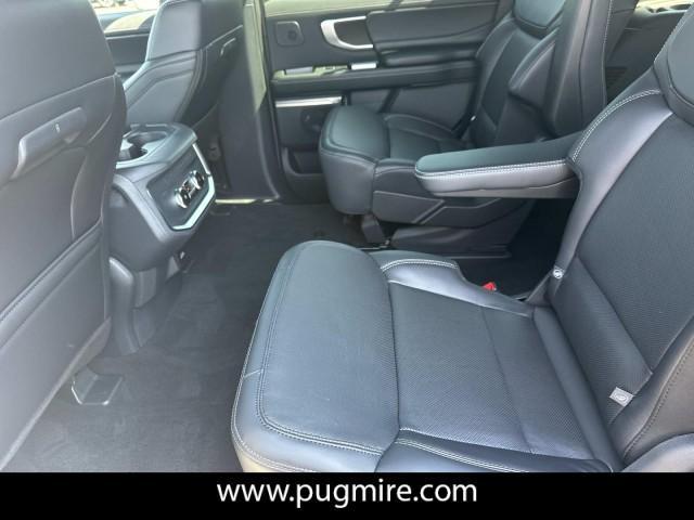 new 2025 Ford Expedition car, priced at $81,925
