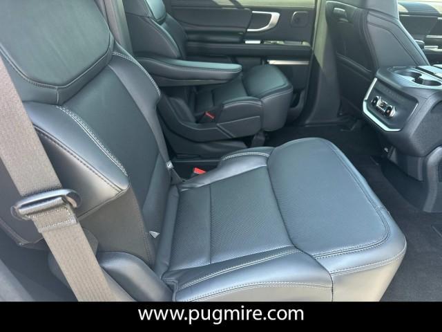 new 2025 Ford Expedition car, priced at $81,925