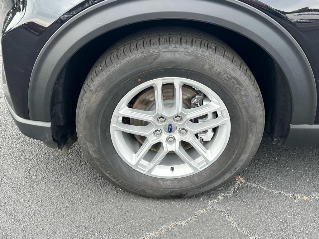 new 2025 Ford Explorer car, priced at $39,090