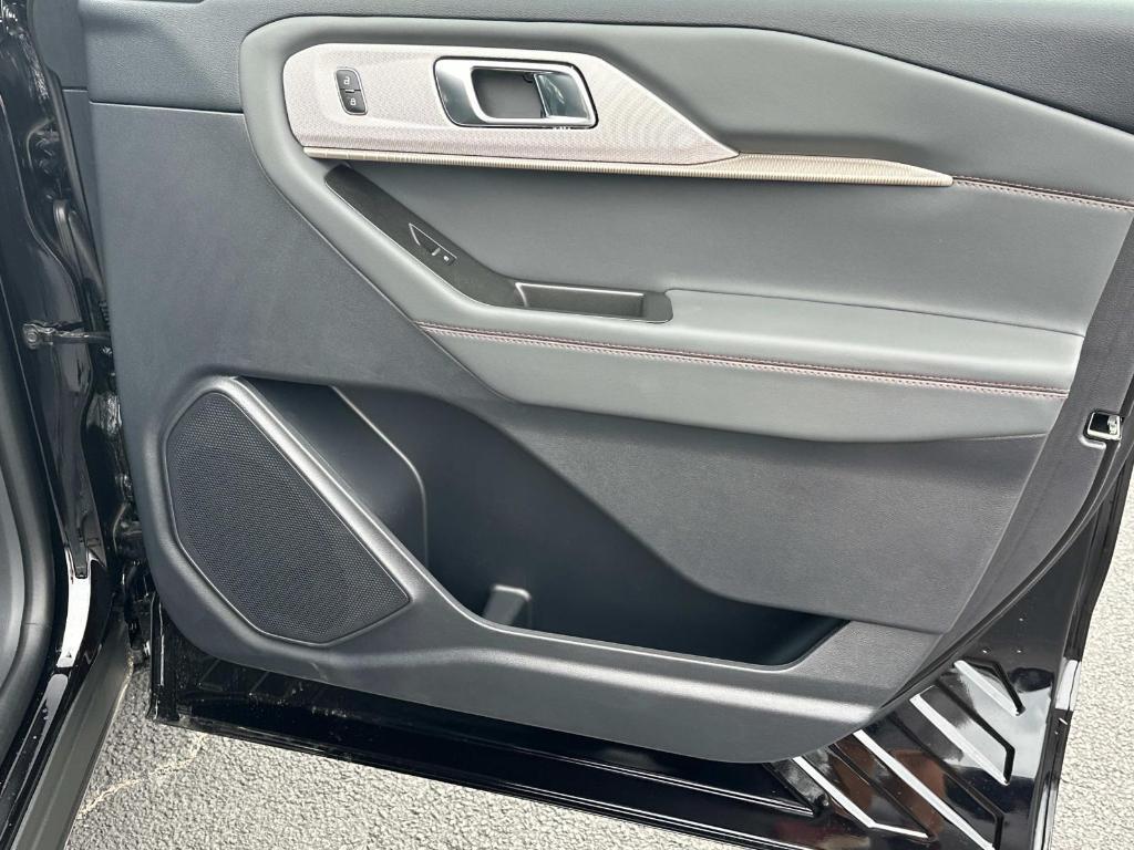 new 2025 Ford Explorer car, priced at $39,090