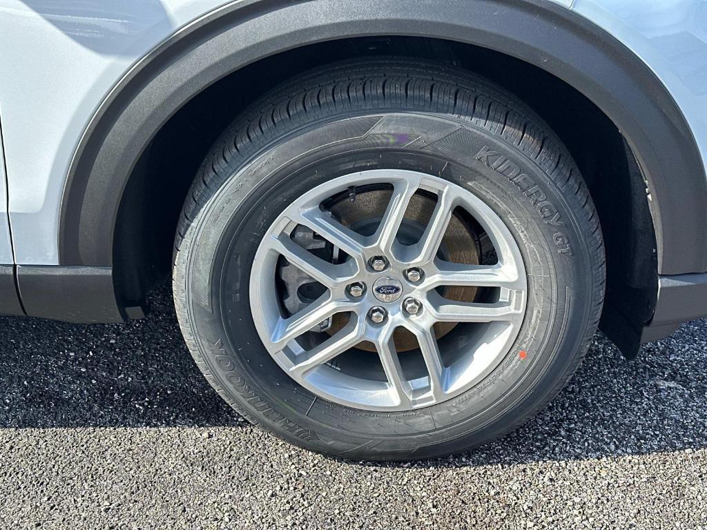 new 2025 Ford Explorer car, priced at $41,010