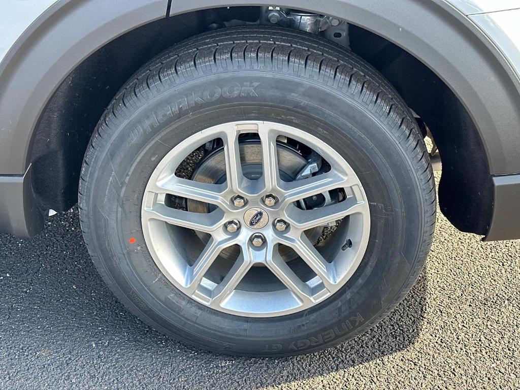 new 2025 Ford Explorer car, priced at $41,010