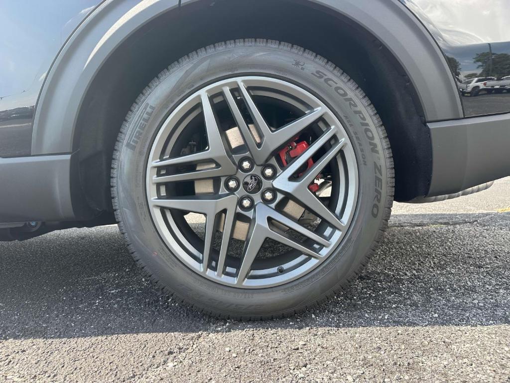 new 2025 Ford Explorer car, priced at $43,180