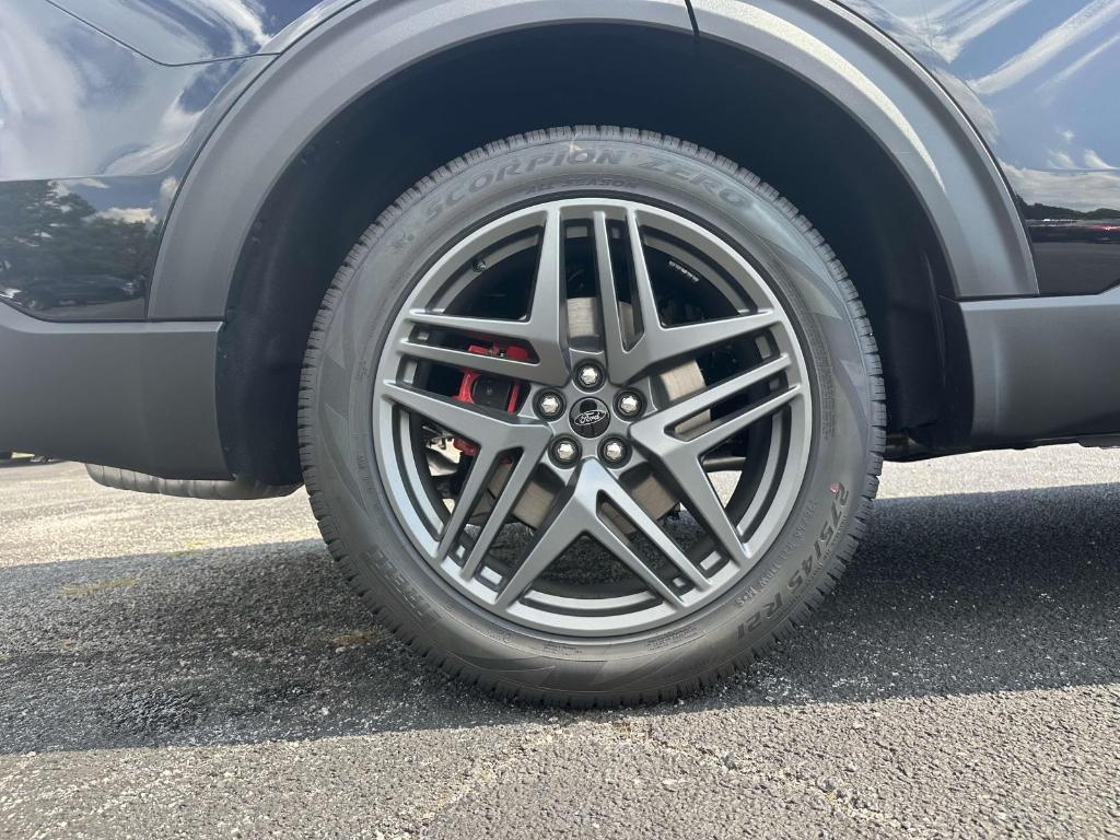 new 2025 Ford Explorer car, priced at $43,180
