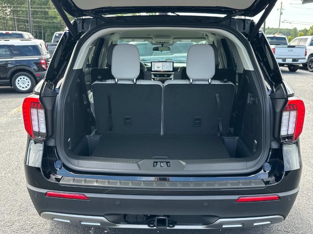new 2025 Ford Explorer car, priced at $40,465
