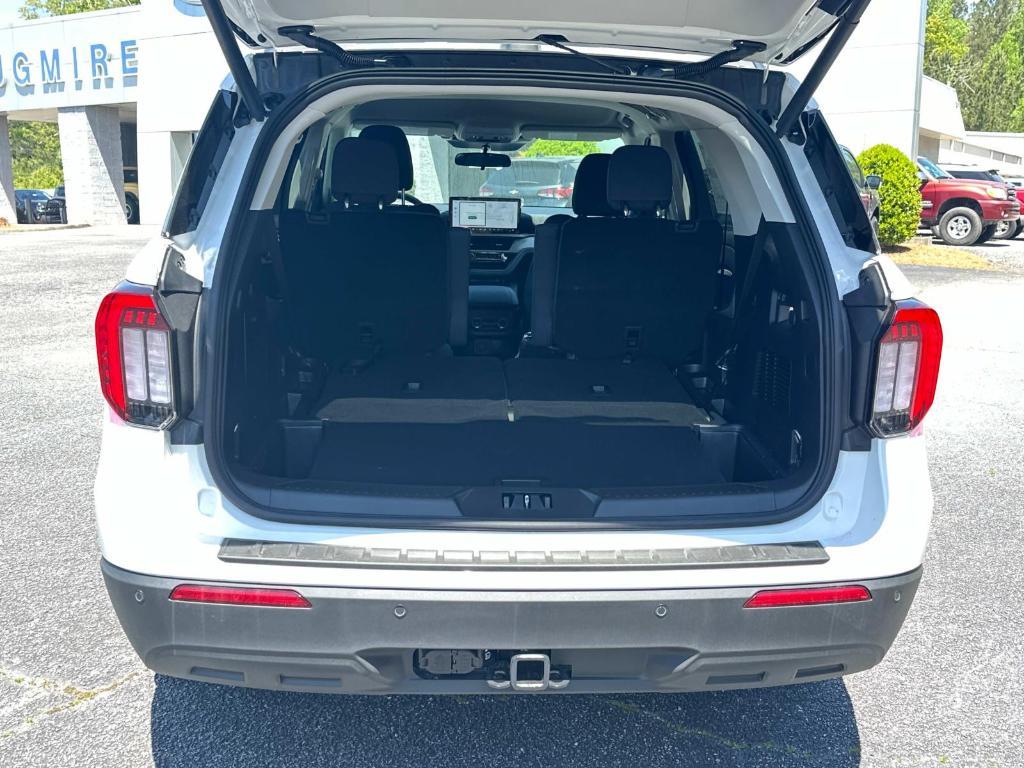 new 2025 Ford Explorer car, priced at $37,245