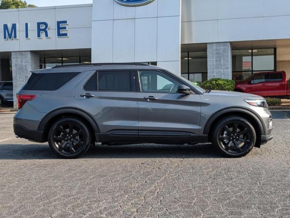 used 2022 Ford Explorer car, priced at $39,001