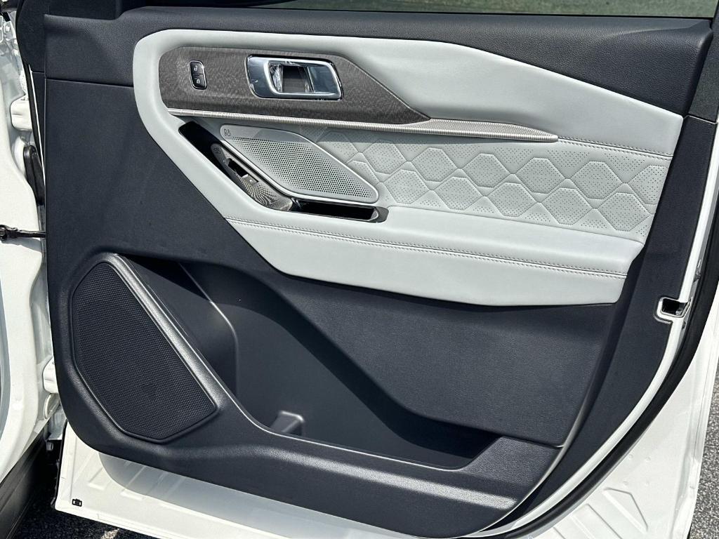 new 2025 Ford Explorer car, priced at $55,595