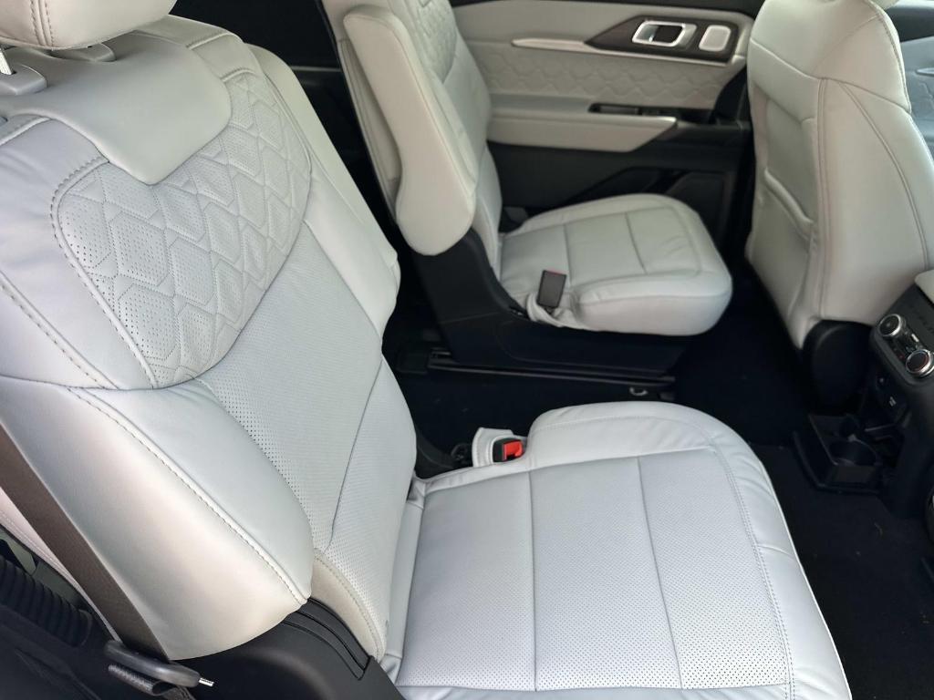 new 2025 Ford Explorer car, priced at $55,595