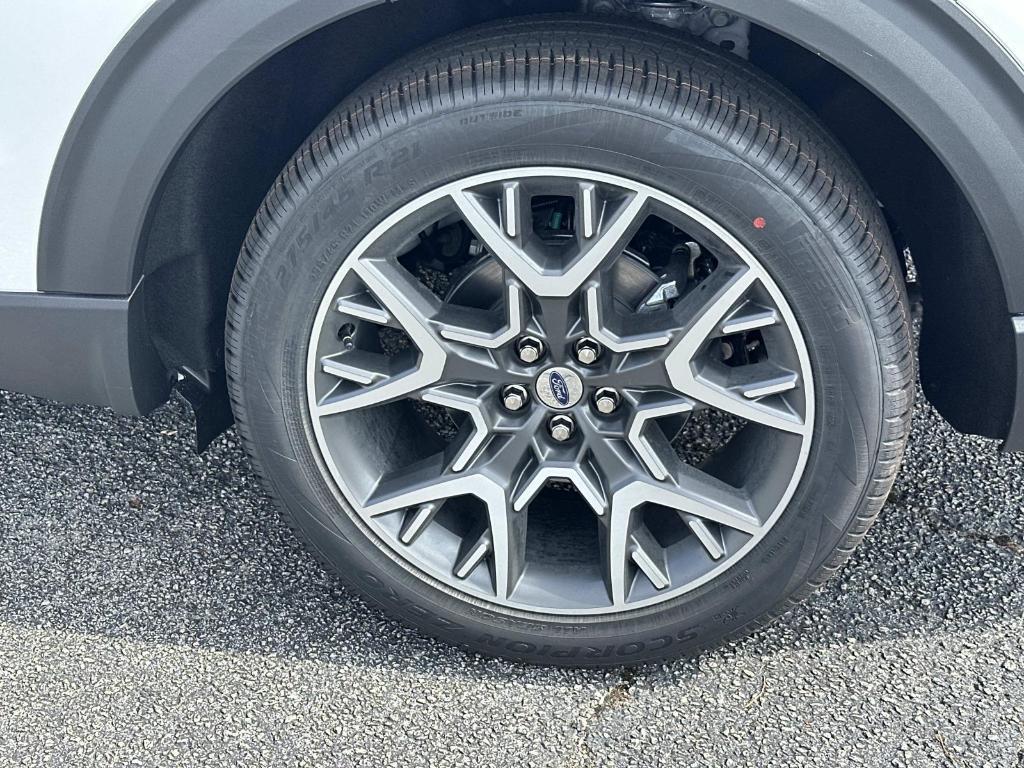 new 2025 Ford Explorer car, priced at $55,595
