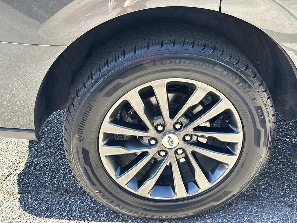 used 2021 Ford Expedition car, priced at $27,994