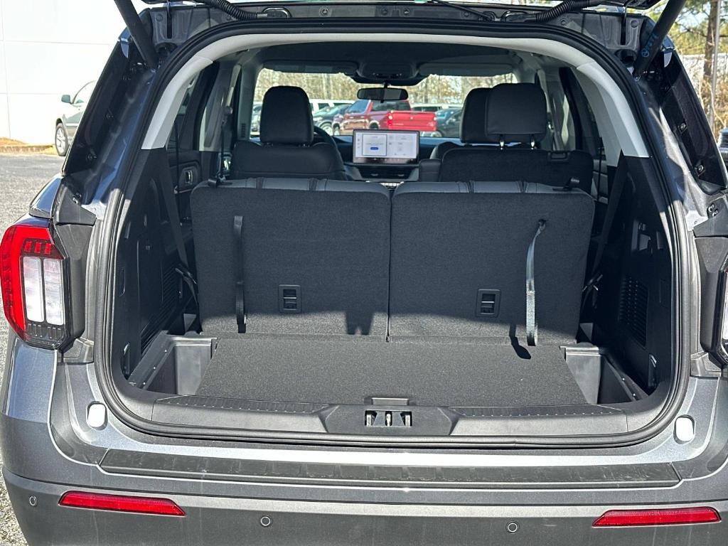 new 2025 Ford Explorer car, priced at $39,810