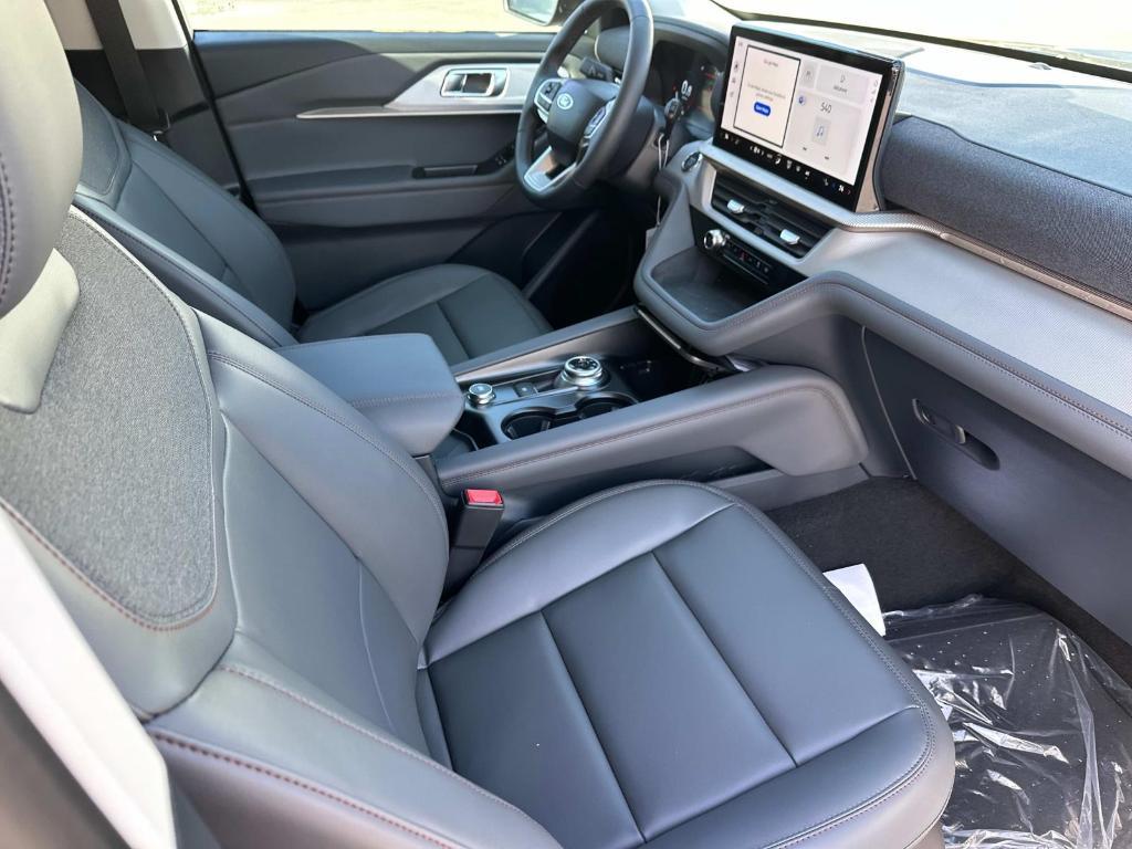 new 2025 Ford Explorer car, priced at $39,810