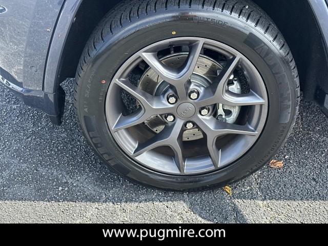 used 2021 Jeep Grand Cherokee car, priced at $25,895