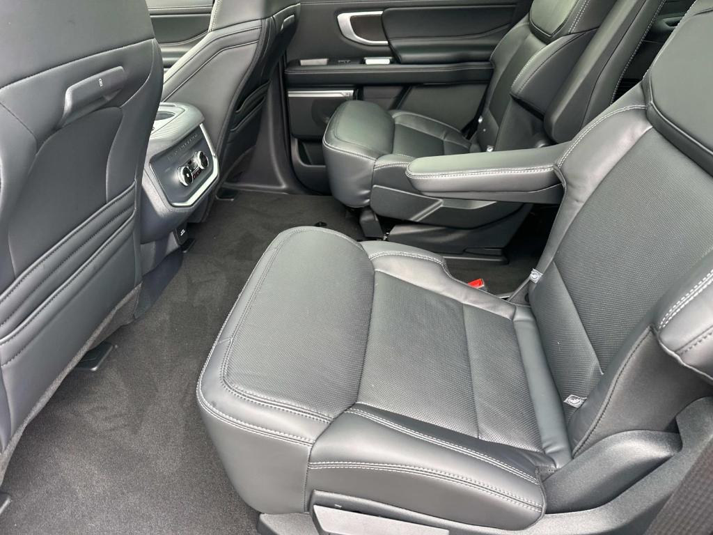 new 2025 Ford Expedition car, priced at $77,990