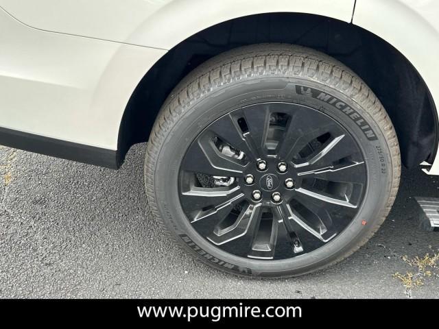 new 2025 Ford Expedition car, priced at $77,990
