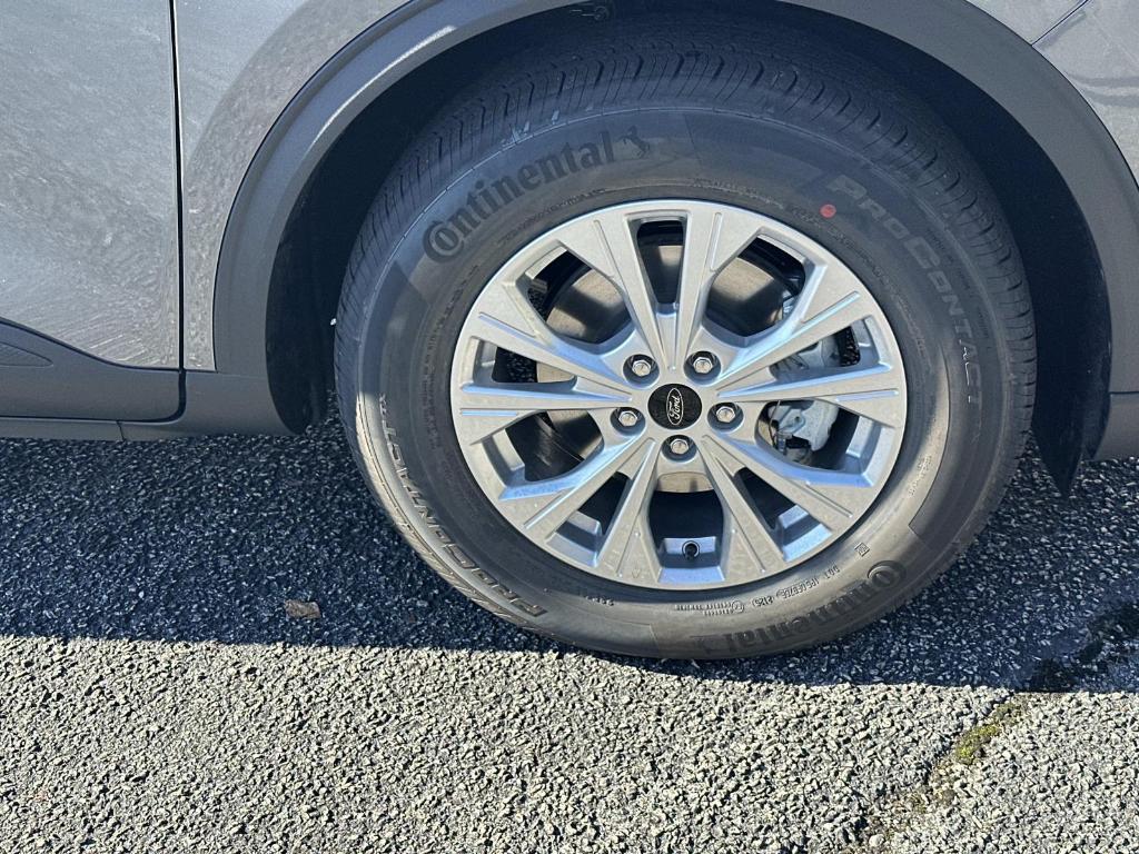 new 2026 Ford Escape car, priced at $29,275