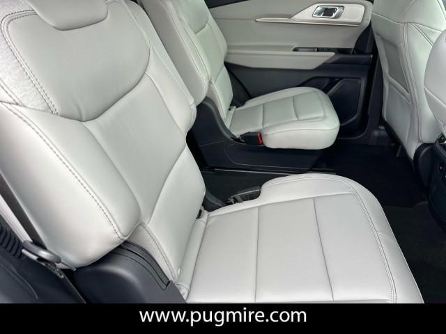new 2025 Ford Explorer car, priced at $41,215
