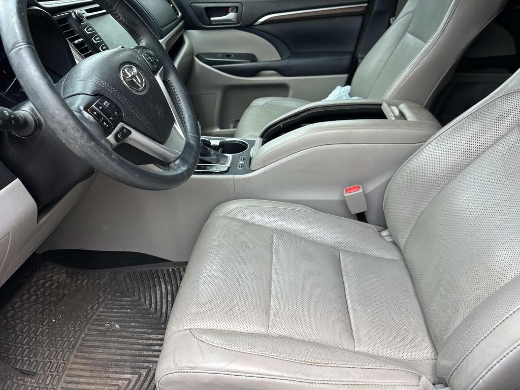 used 2016 Toyota Highlander Hybrid car, priced at $15,992