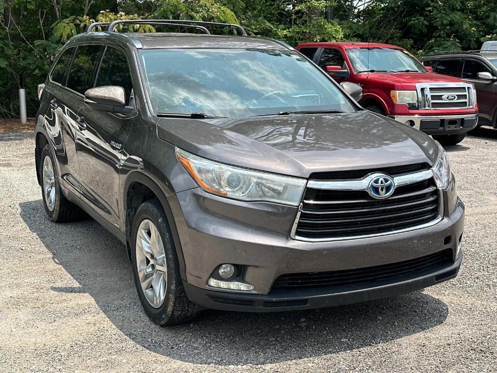 used 2016 Toyota Highlander Hybrid car, priced at $15,992