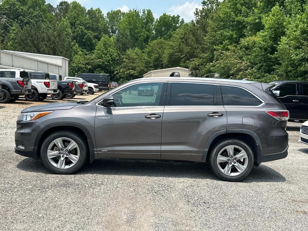 used 2016 Toyota Highlander Hybrid car, priced at $15,992