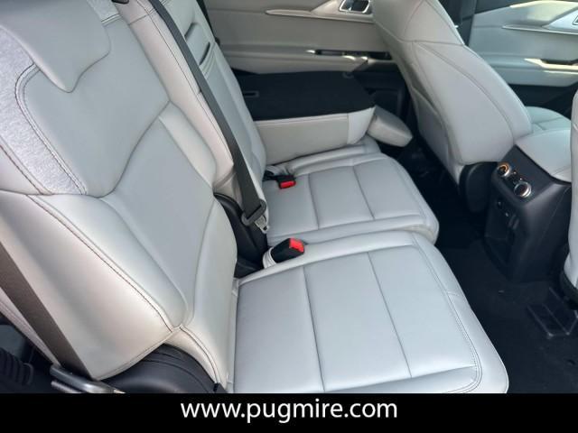 new 2025 Ford Explorer car, priced at $40,720