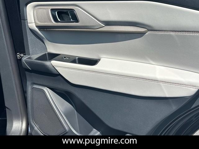 new 2025 Ford Explorer car, priced at $40,720