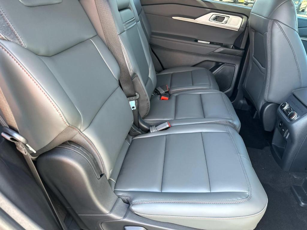 new 2025 Ford Explorer car, priced at $40,720