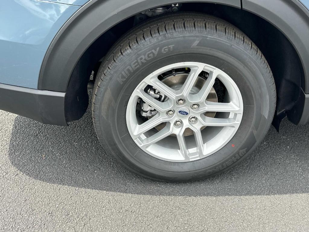 new 2025 Ford Explorer car, priced at $41,215