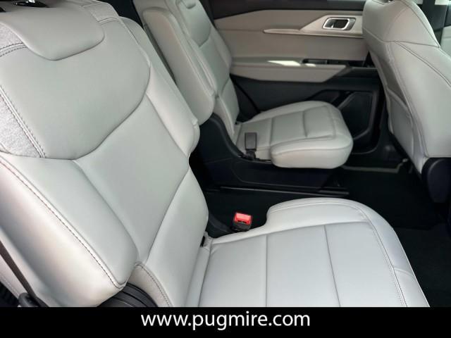 new 2025 Ford Explorer car, priced at $41,215
