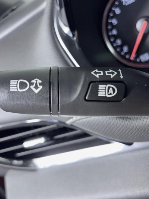 used 2023 Chevrolet Traverse car, priced at $39,880