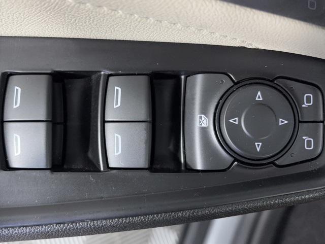 used 2023 Chevrolet Traverse car, priced at $28,000