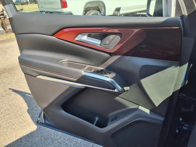 new 2025 Chevrolet Traverse car, priced at $52,410