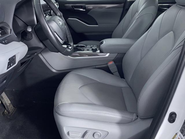 used 2024 Toyota Highlander car, priced at $45,994