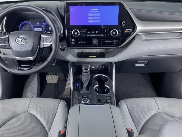 used 2024 Toyota Highlander car, priced at $45,994