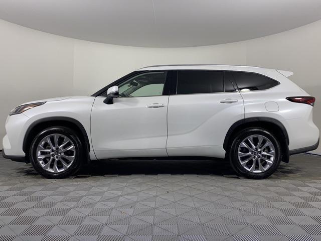 used 2024 Toyota Highlander car, priced at $45,994